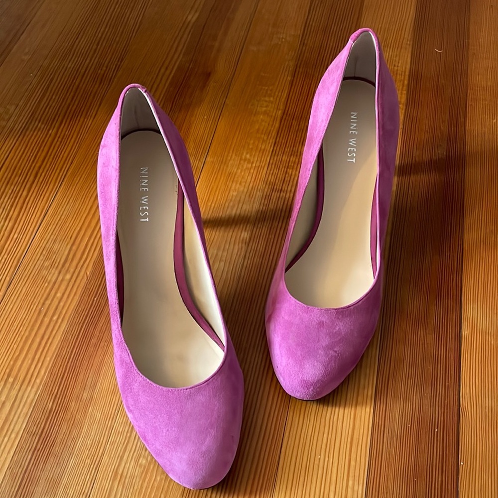 Nine West pink suede heels!